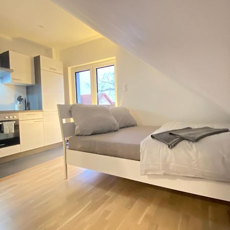 Charmantes Studio-Apartment Im Herzen Von Neureut - Fussbodenheizung, Regendusche, Waschmaschine, Stellplatz Καρλσρούη Εξωτερικό φωτογραφία