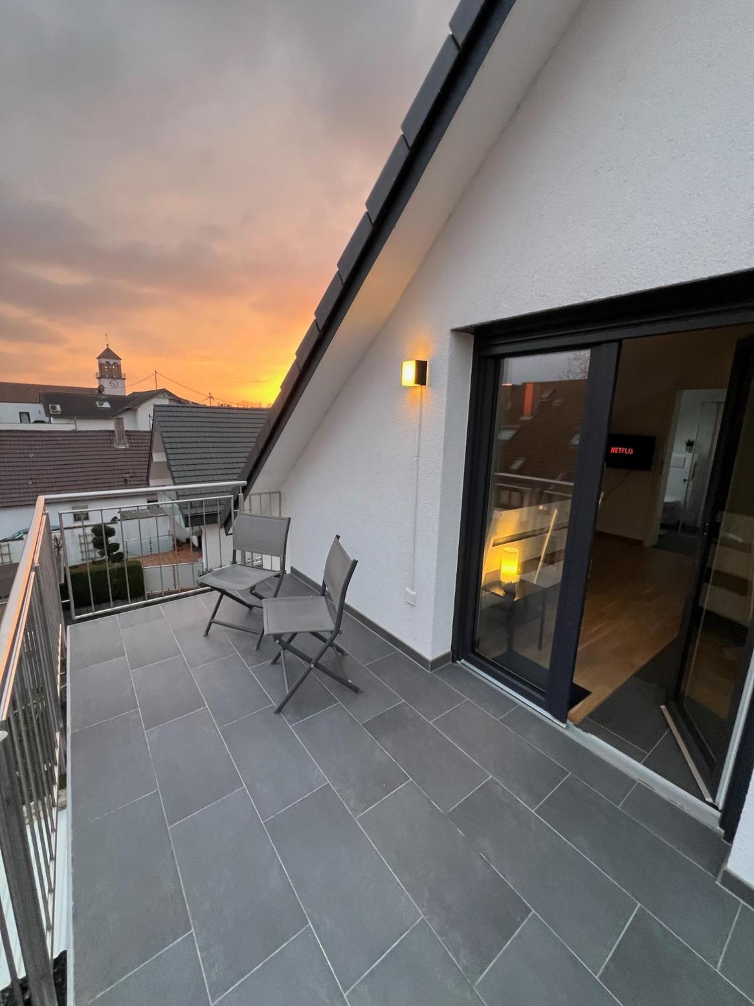 Charmantes Studio-Apartment Im Herzen Von Neureut - Fussbodenheizung, Regendusche, Waschmaschine, Stellplatz Καρλσρούη Εξωτερικό φωτογραφία